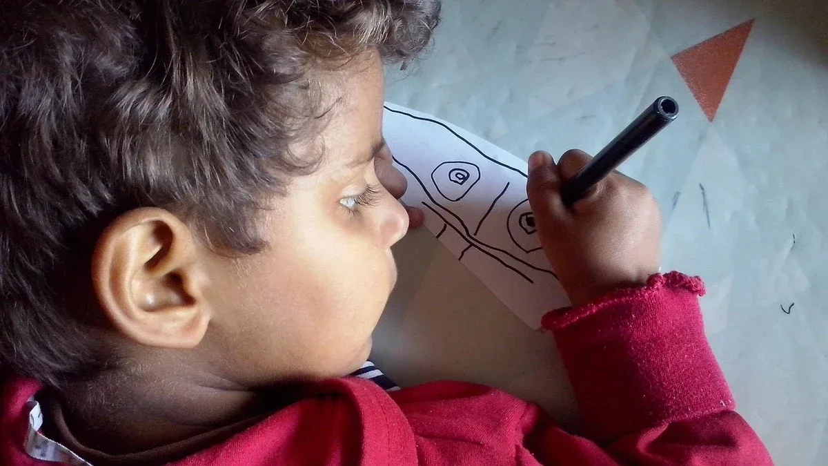 Disegni dei bambini: idee per archiviarli senza occupare troppo spazio